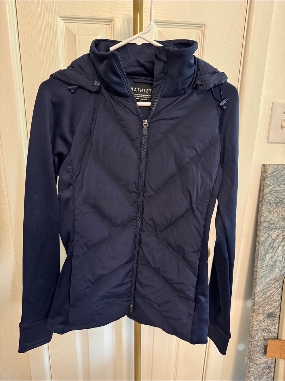 Athleta Inlet quilted hooded jacket